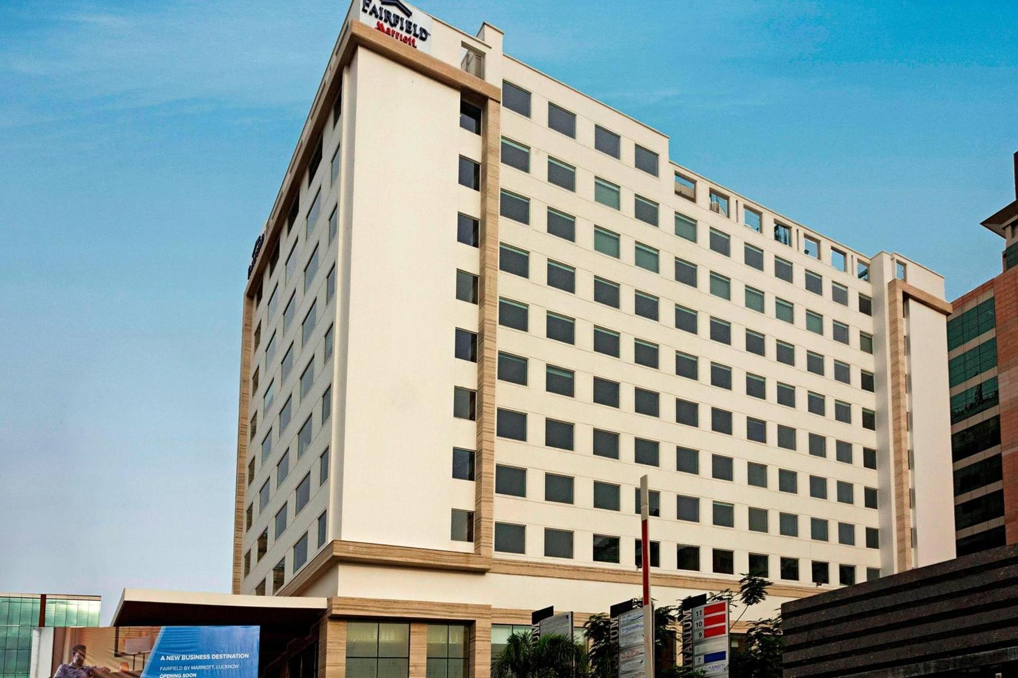 Hotel Fairfield By Marriott Lakhnaú Exteriér fotografie