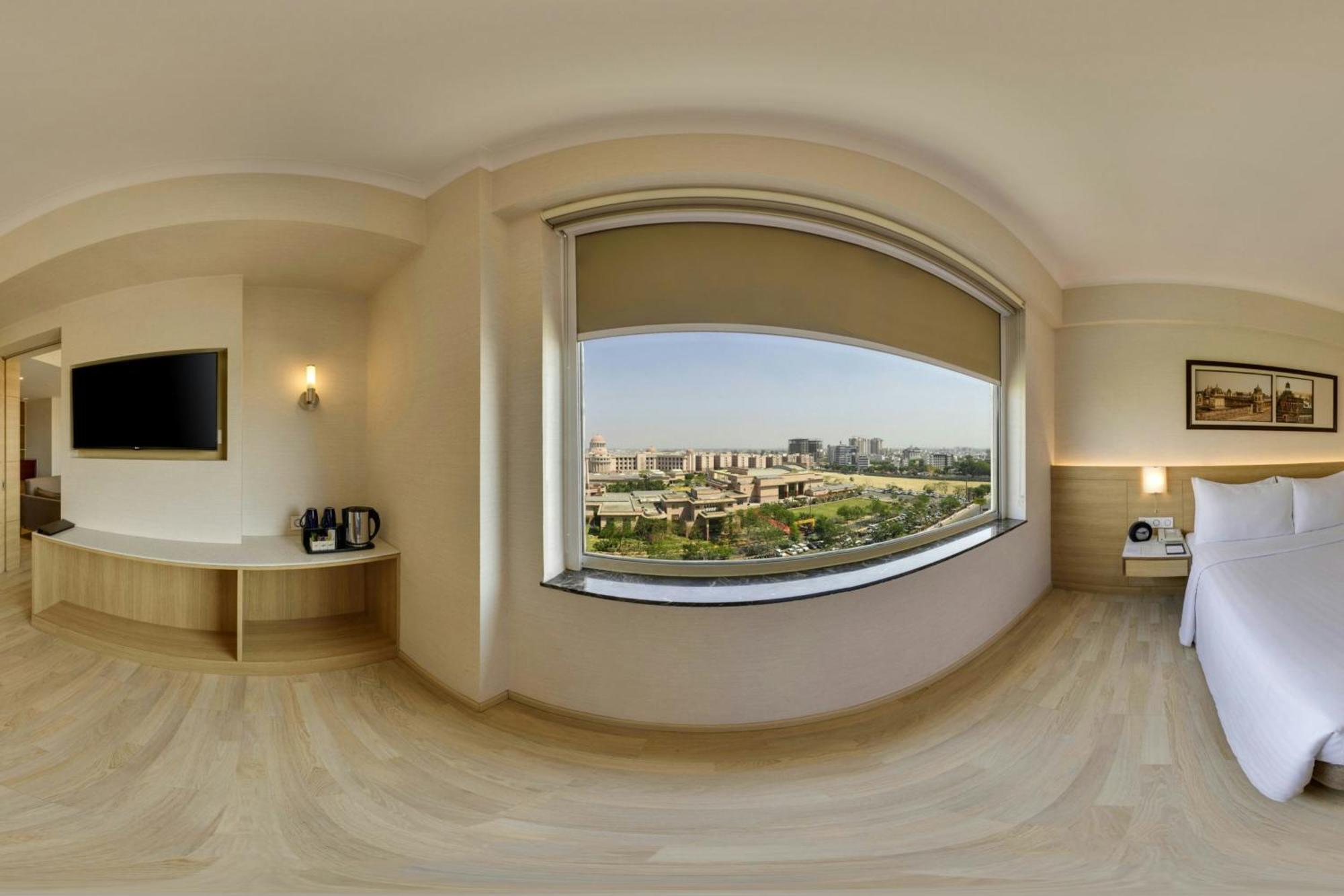 Hotel Fairfield By Marriott Lakhnaú Exteriér fotografie